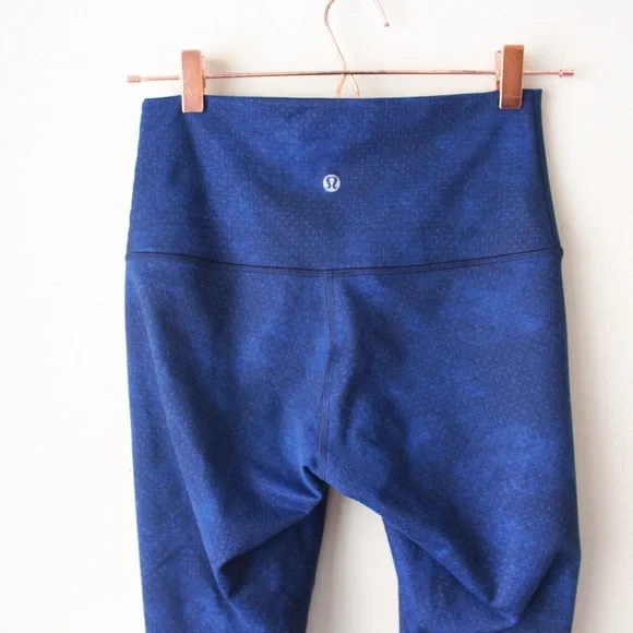 Lululemon Wunder Under Crop - Picture 7 of 11